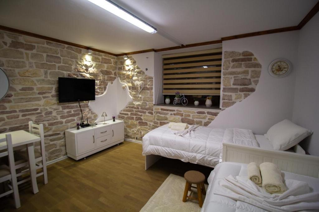 Ferienwohnung Solhouse Gjirokastër Exterior foto